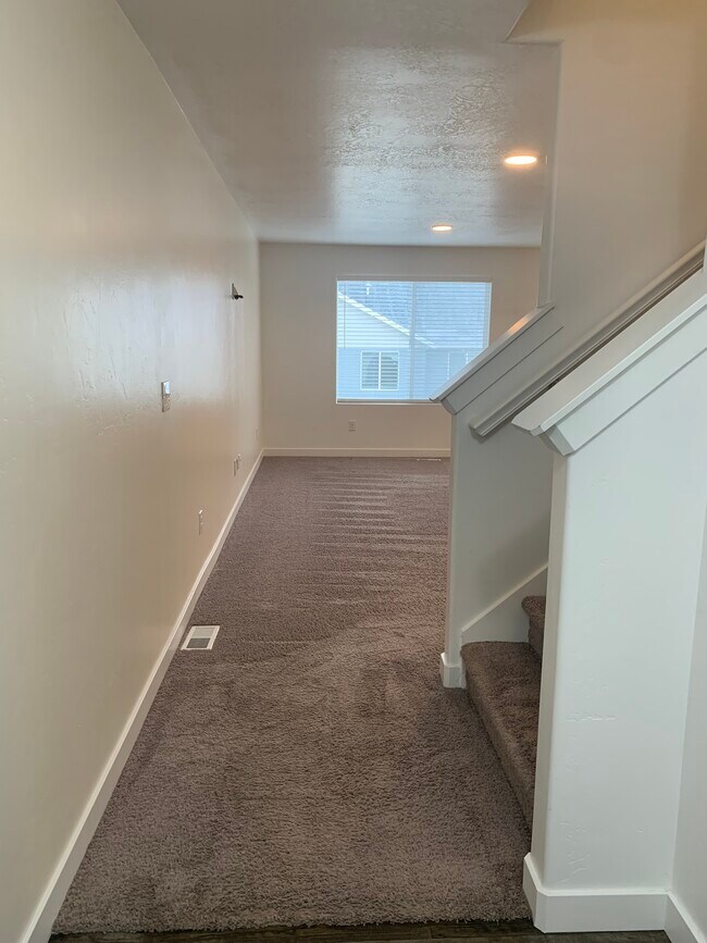 Entry - 14937 S Messi St