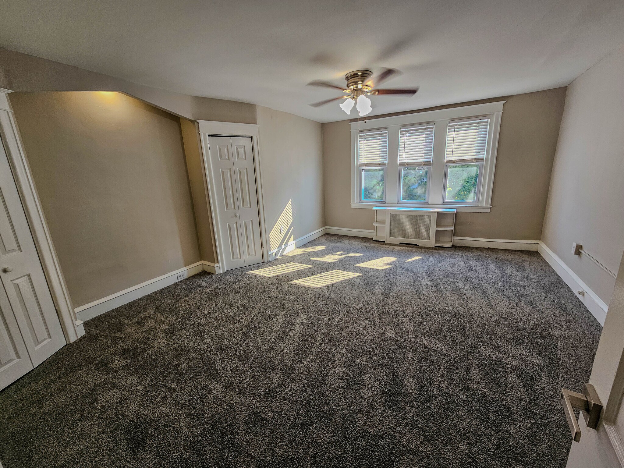 Building Photo - 740 Church Ln