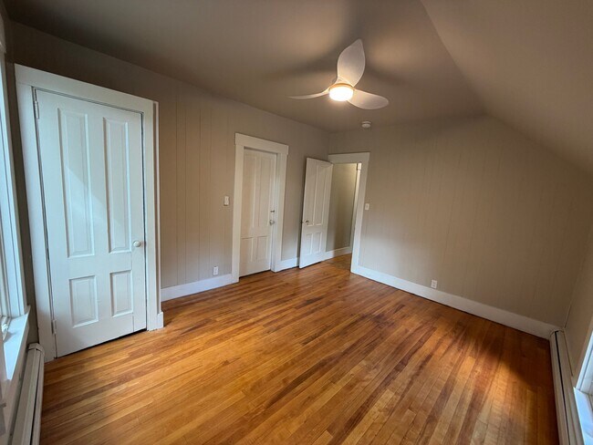 Building Photo - 53 Pleasant St
