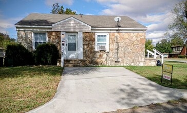 Building Photo - Minutes from Tinker! FIRST FULL MONTH FREE FOR HOLIDAYS