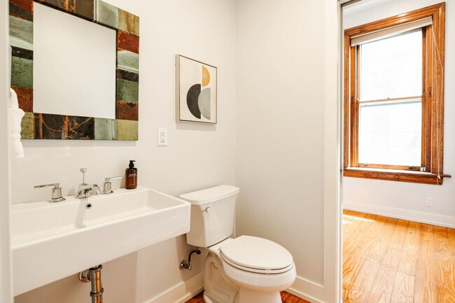 Building Photo - 1201 Jackson St