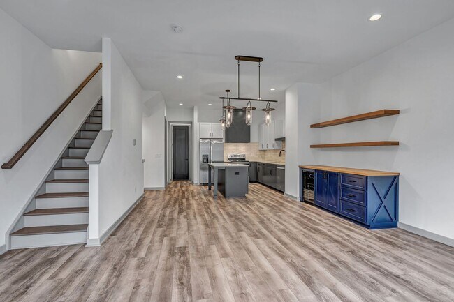 Building Photo - 4 Bed for Rent in Edison Park- The Nations!