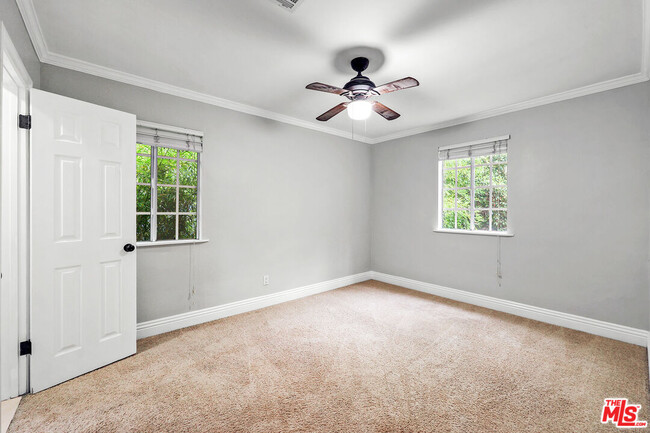 Building Photo - 11419 Sunshine Terrace