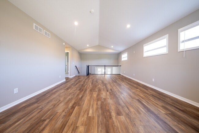 Building Photo - 1121 Dorothy Ln