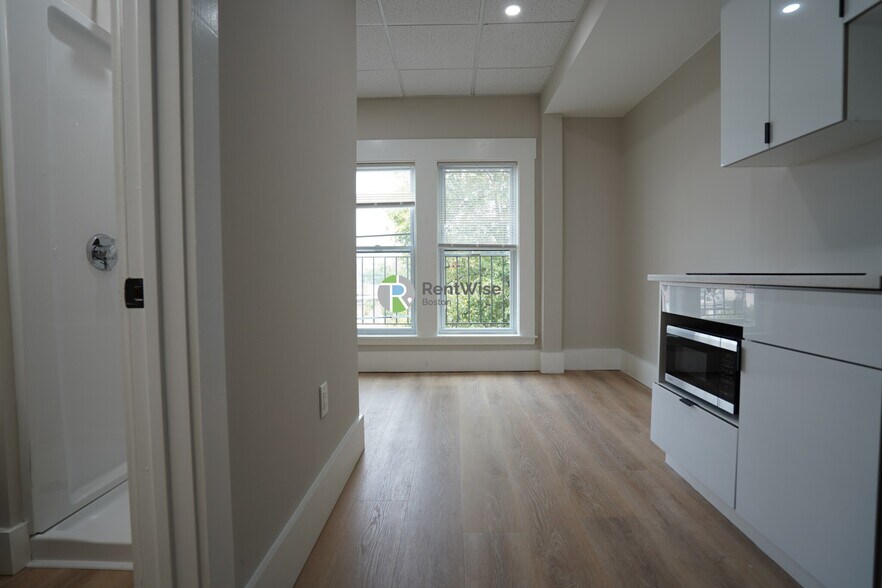 Primary Photo - 142 Dorchester St