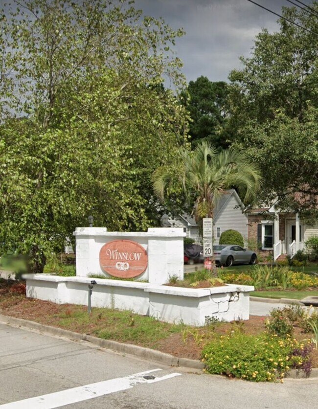 Building Photo - 3 Bed 2bath house off of Hard Scrabble Rd ...