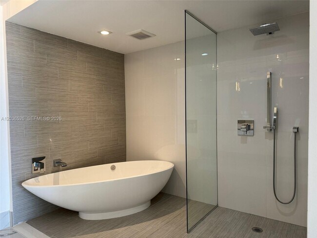 Building Photo - 330 Sunny Isles Blvd