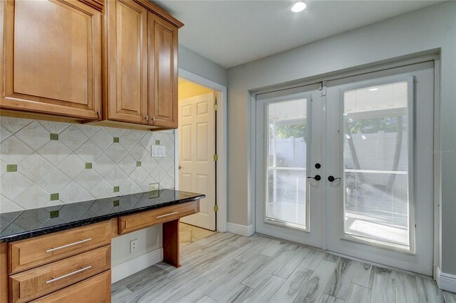 Building Photo - 407 15th Ave