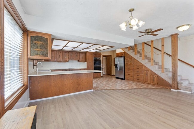 Building Photo - 4 BED 2.5 BATH HOME IN REXBURG