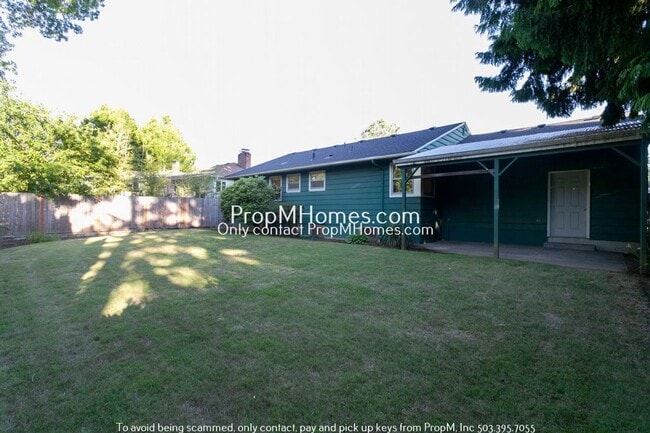 Building Photo - Spacious Mid-Century Three Bedroom Home In Woodstock!