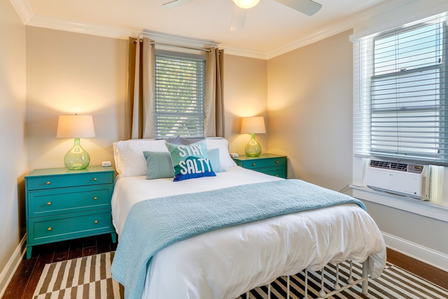 Building Photo - 202 10th Ave NE