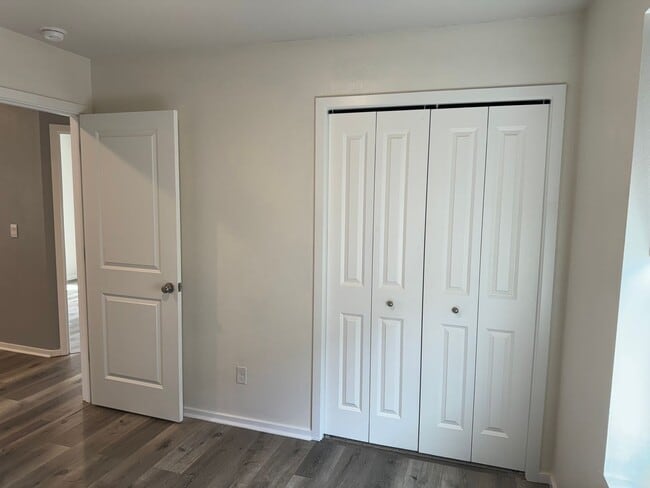 Building Photo - 4 bedroom 2.5 bathroom almost-new house in...