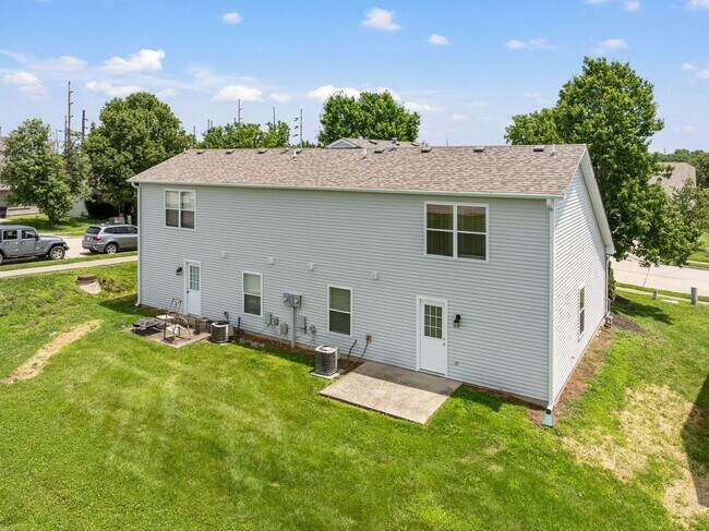 Building Photo - 3515-3517 Prescott Dr.