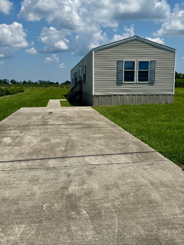 Building Photo - 172 Bently Dr