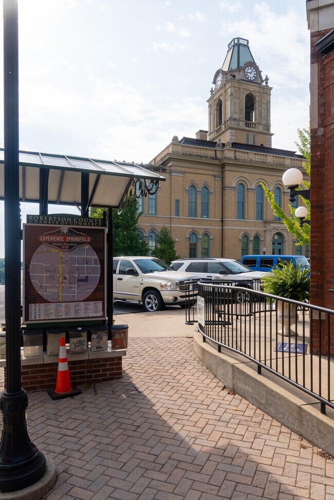 Building Photo - 305 Connell St