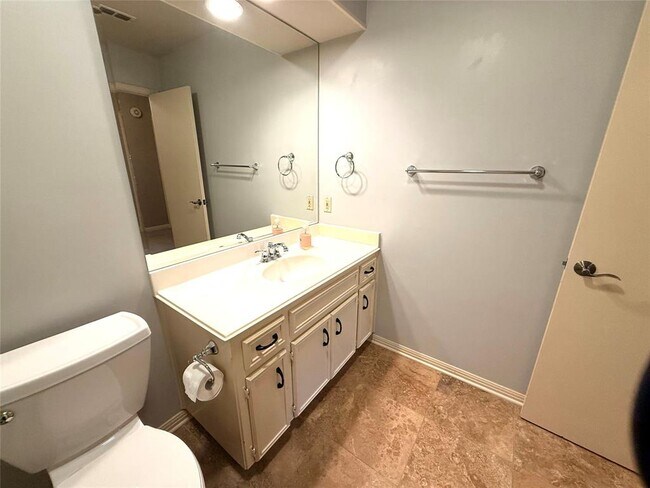 Building Photo - 6503 Robbie Creek Cove