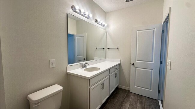 Building Photo - 1025 Pando Lp