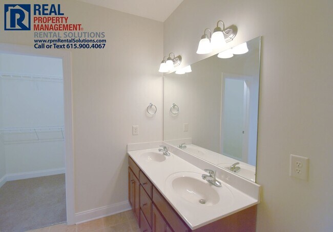 Building Photo - Large 2bd 2.5ba townhome in Murfreesboro! ...