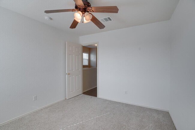 Building Photo - 1512 Davis Mountain Loop