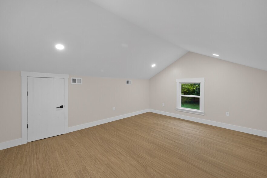 Building Photo - 71 Dreamland Park Dr