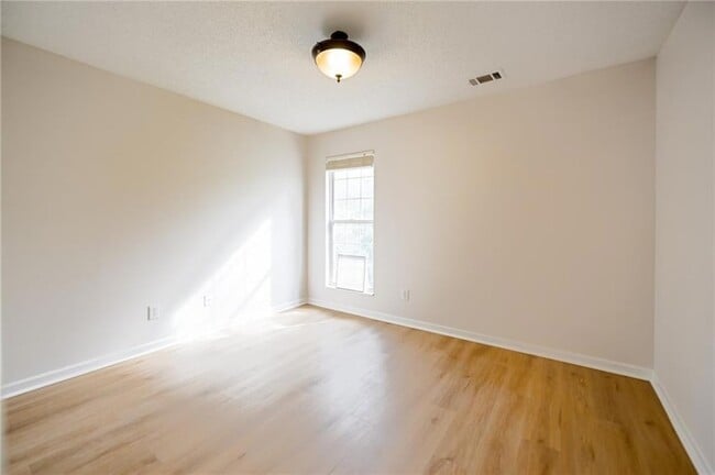 Building Photo - 1570 Swan Valley Ct