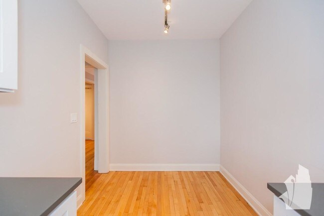 Building Photo - 2321 North Rockwell-C3