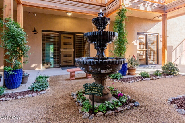 Building Photo - 12005 N Panorama Dr