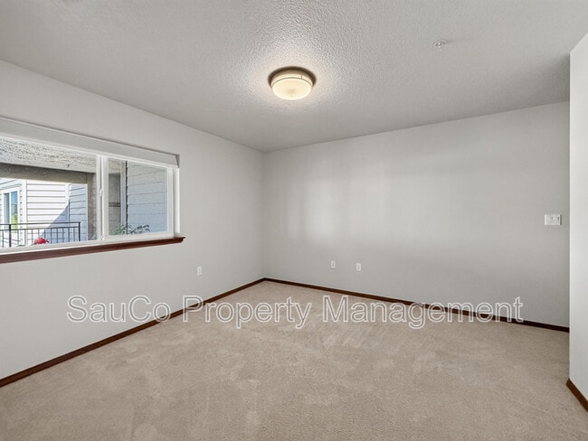 Building Photo - 15325 NW Central Dr
