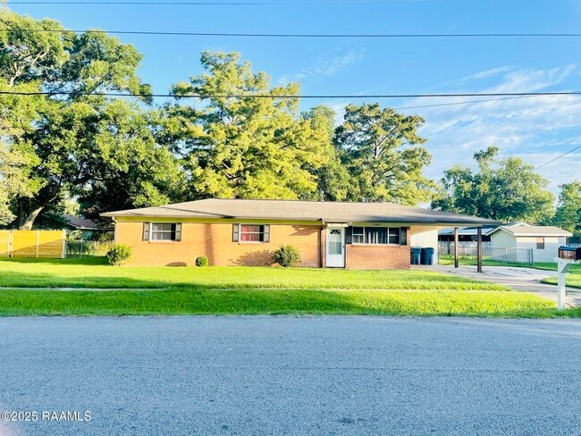 Primary Photo - 109 Birch Dr