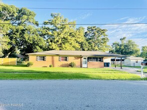 Building Photo - 109 Birch Dr