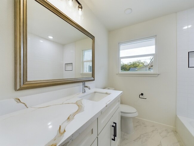 Building Photo - 2231 Latexo Dr