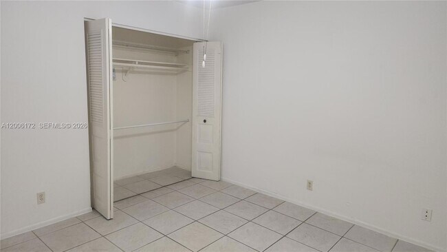 Building Photo - 13707 SW Kendale Lakes Cir