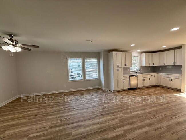 Building Photo - 312 Price Ave