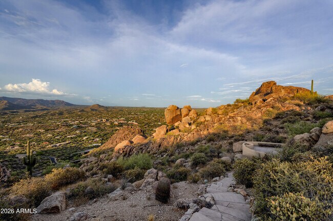 Building Photo - 6700 E Hawksnest Rd