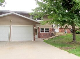 Building Photo - 715 Witter St