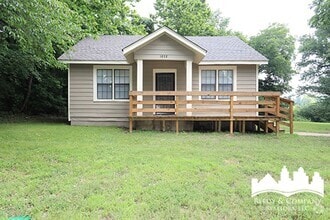 Building Photo - 1072 Walk Rd