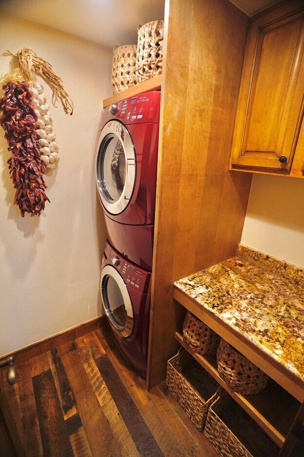 Building Photo - 10 Dakota Cir