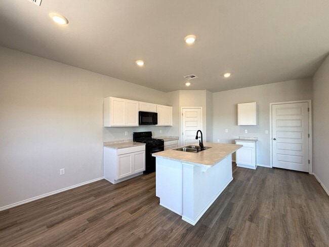 Building Photo - 9521 Stallion Dr