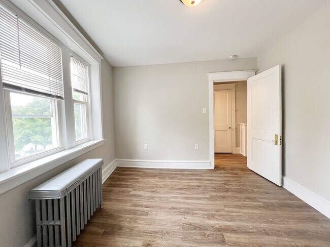 Building Photo - 193-197-197 E Lancaster Ave