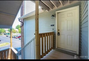 Building Photo - 403 Ravens Crest Dr