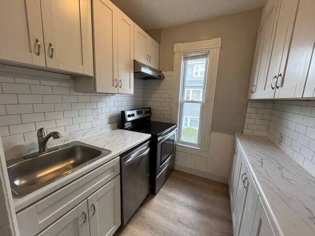Primary Photo - 262 Walnut St