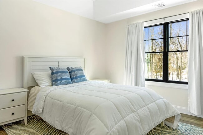 Building Photo - 1745 Stars Rd