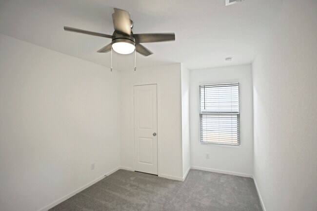 Building Photo - 298 Tahoe Ave