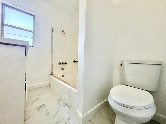 Building Photo - 6337 Whitsett Ave