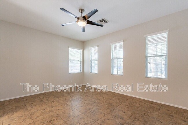 Building Photo - 2189 S Sanders Dr