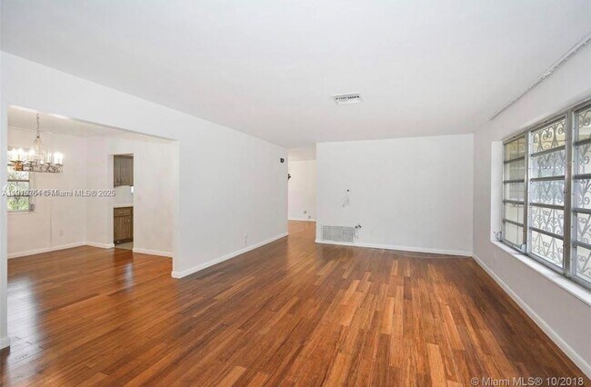 Building Photo - 1318 Castile Ave