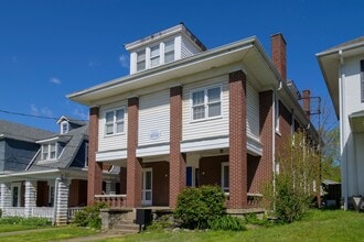 Building Photo - SHOWINGS AVAILABLE - Historic Apartment Bu...