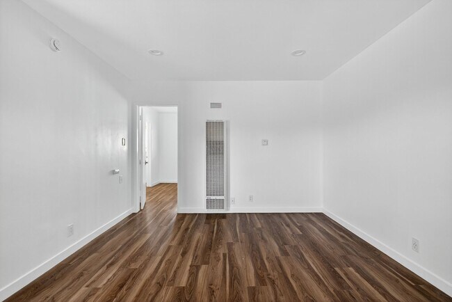 Interior Photo - 4308 E 4th Street