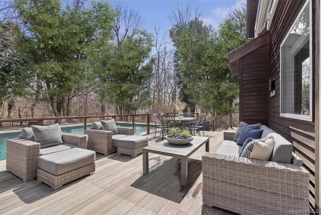 Building Photo - 131 Lewis Rd