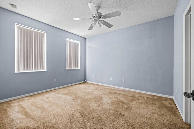 Building Photo - 1944 SE High Springs Dr